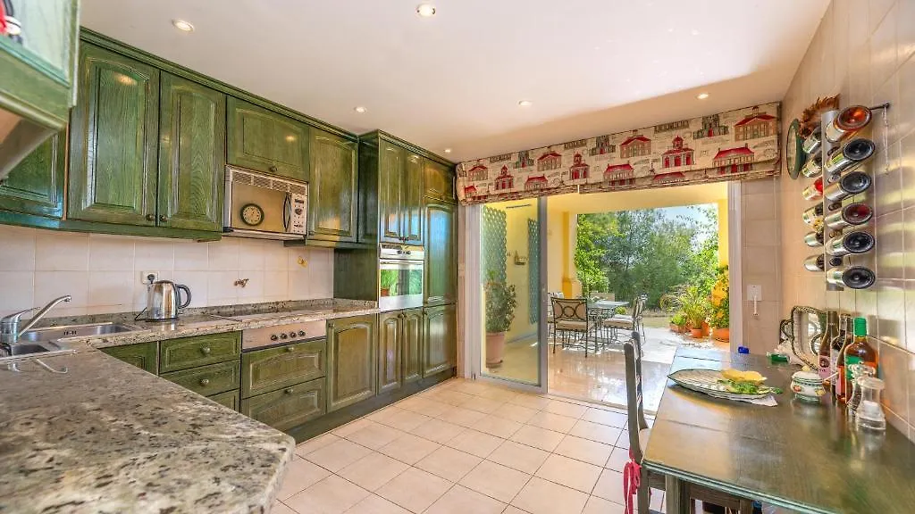 Golf Villa In Marbella, Frontline Golfvilla In Rioreal Golf
