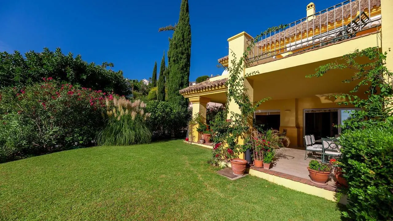 Golf Villa In Marbella, Frontline Golfvilla In Rioreal Golf