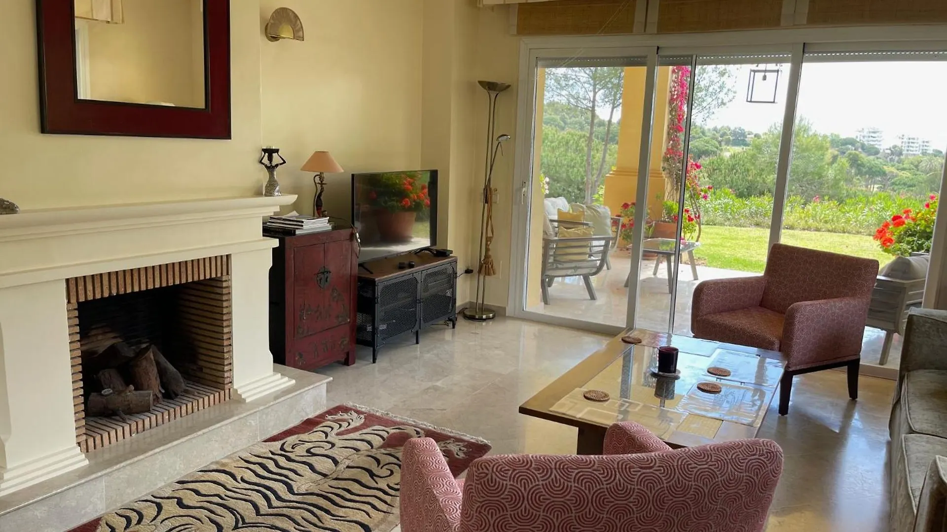 Golf Villa In Marbella, Frontline Golfvilla In Rioreal Golf